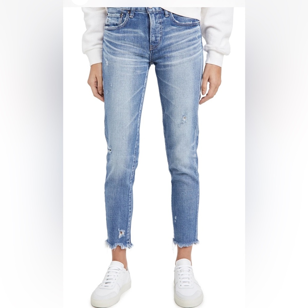 Moussy Diana jeans medium blue lightly distressed. Japanese designer denim sz 28